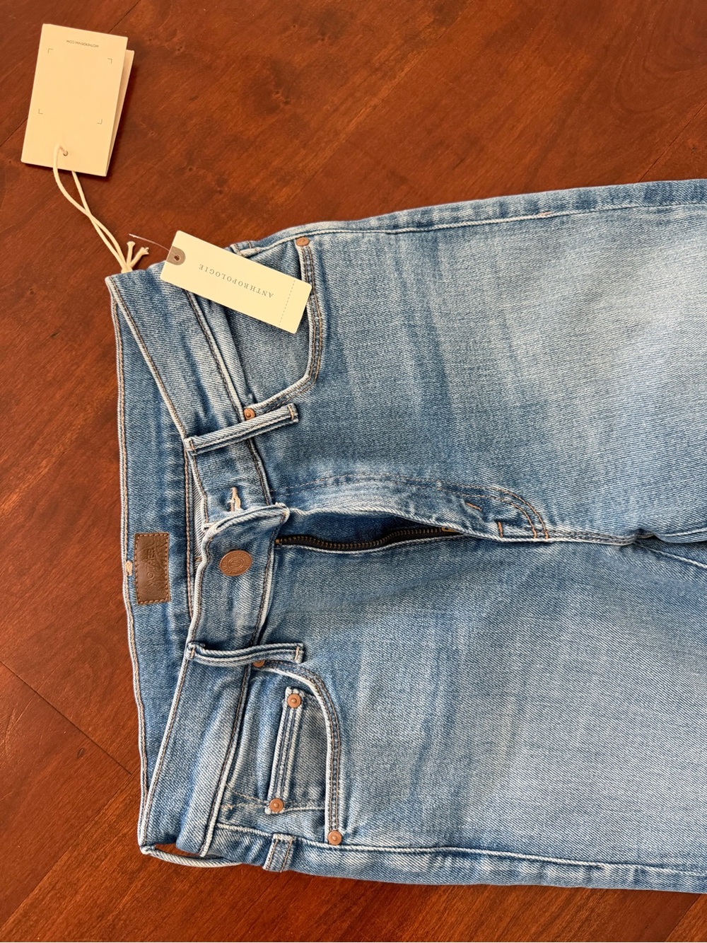 Mother Weekender Jeans, BNWT, size 26 - Picture 3 of 5